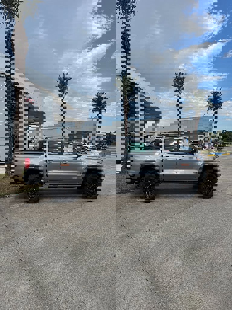 New 2026 GMC Canyon Elevation image 6