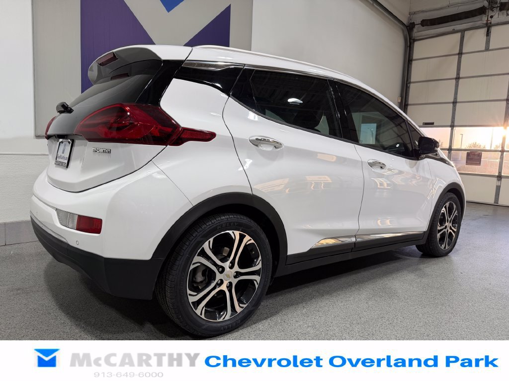 Used 2021 Chevrolet Bolt Premier w/ Infotainment Package FWD image 5