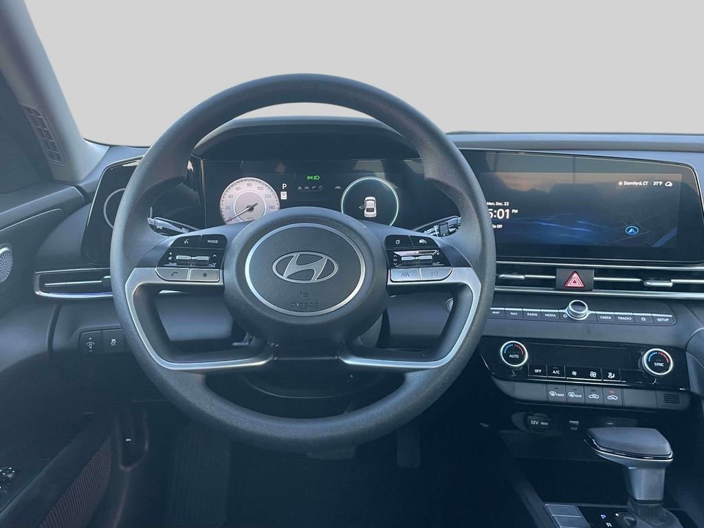 Used 2024 Hyundai Elantra SEL image 14