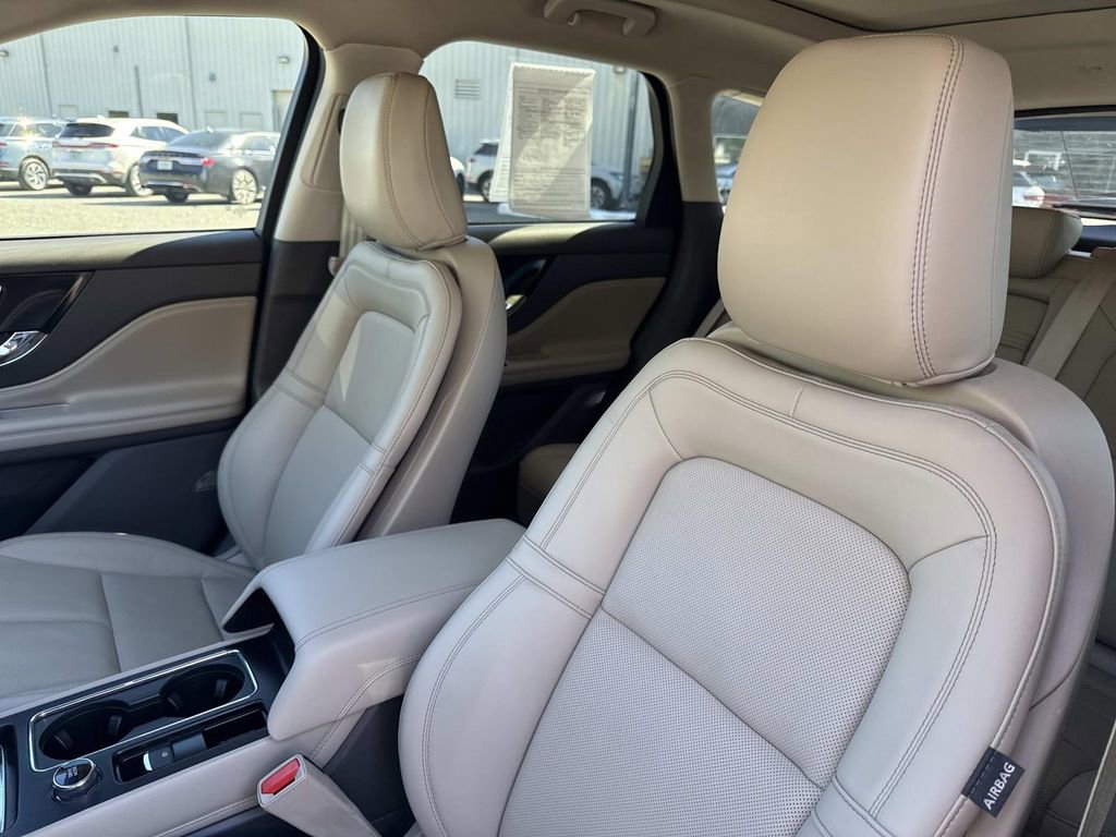 Used 2023 Lincoln Corsair Reserve w/ Equipment Group 202A image 22