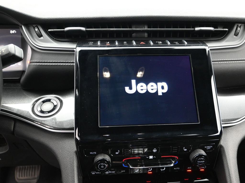 Used 2022 Jeep Grand Cherokee Altitude RWD image 15