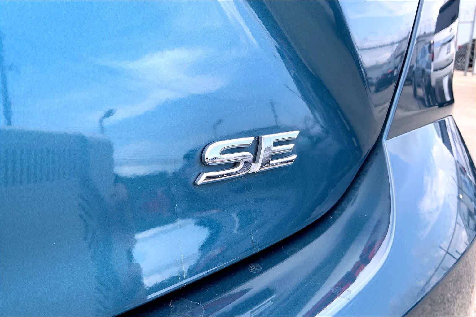 Used 2025 Toyota Camry SE FWD image 18