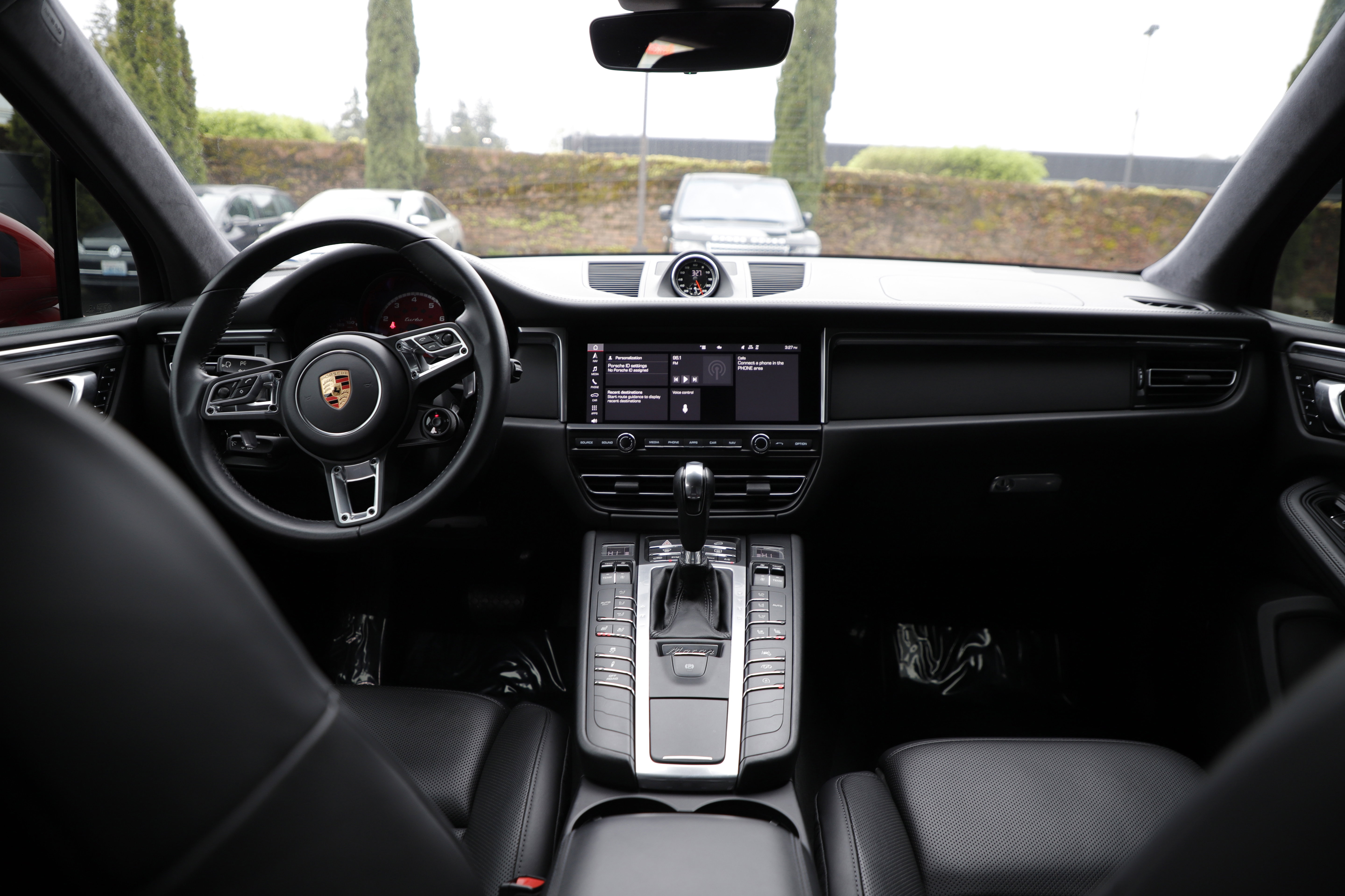 Used 2020 Porsche Macan Turbo image 15