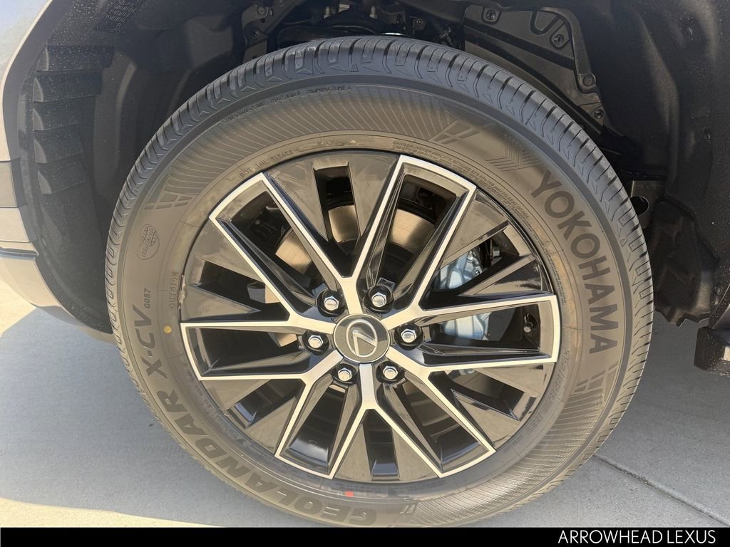 Used 2026 Lexus GX 550 w/ Accessory Package (31) AWD/4WD image 10