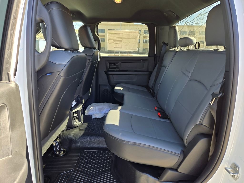 Used 2024 RAM 2500 Tradesman w/ Chrome Appearance Group image 25