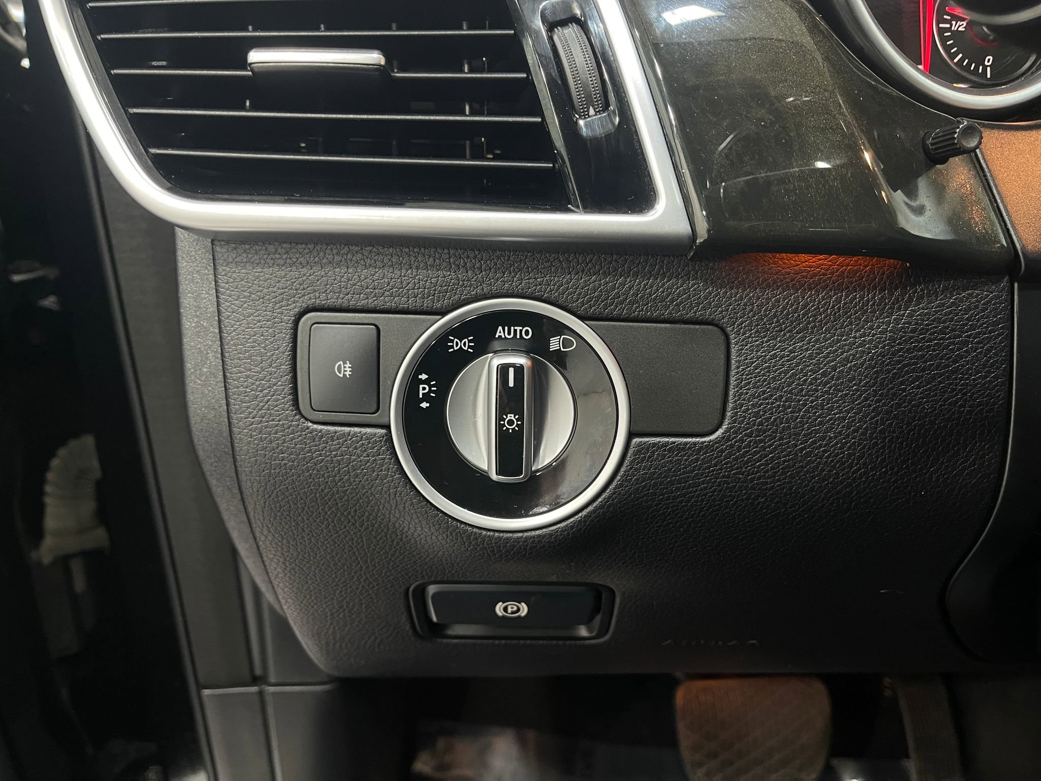 Used 2017 Mercedes-Benz GLS 450 4MATIC w/ Premium Package image 22