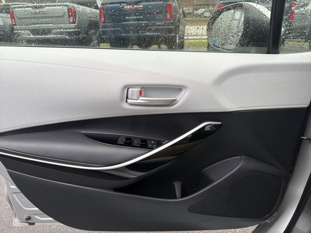 Used 2022 Toyota Corolla XSE image 37