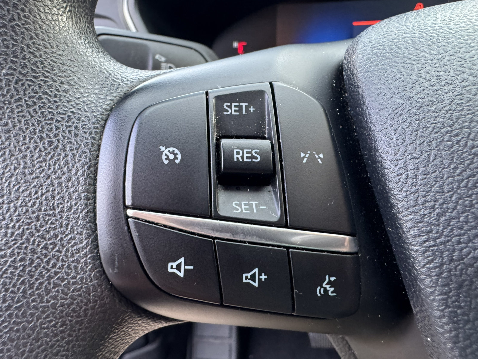 Used 2025 Ford Escape Active AWD/4WD image 31