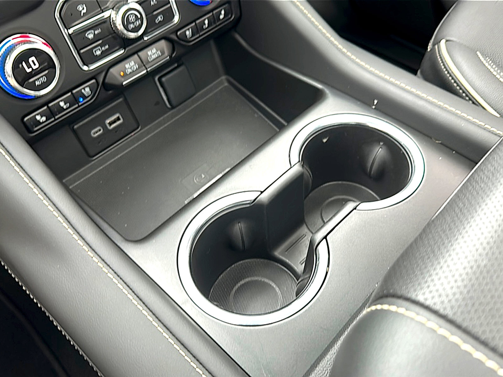 Used 2023 GMC Yukon XL SLT w/ SLT Premium Package AWD/4WD image 36