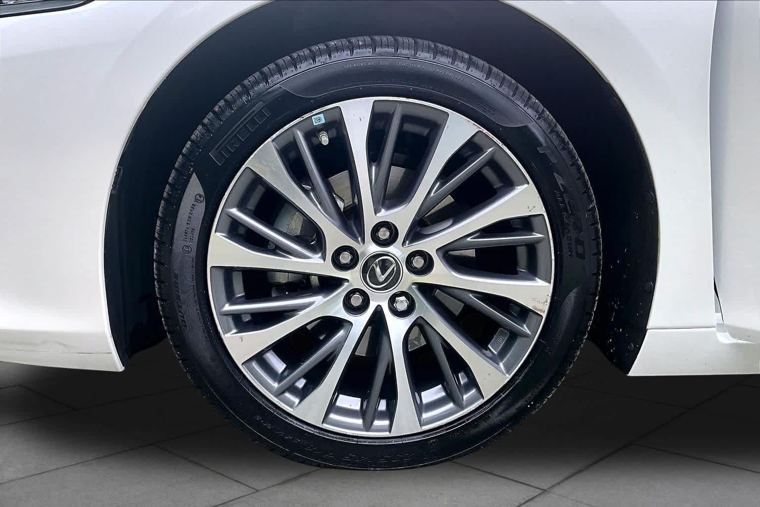Used 2021 Lexus ES 350 w/ Premium Package FWD image 11