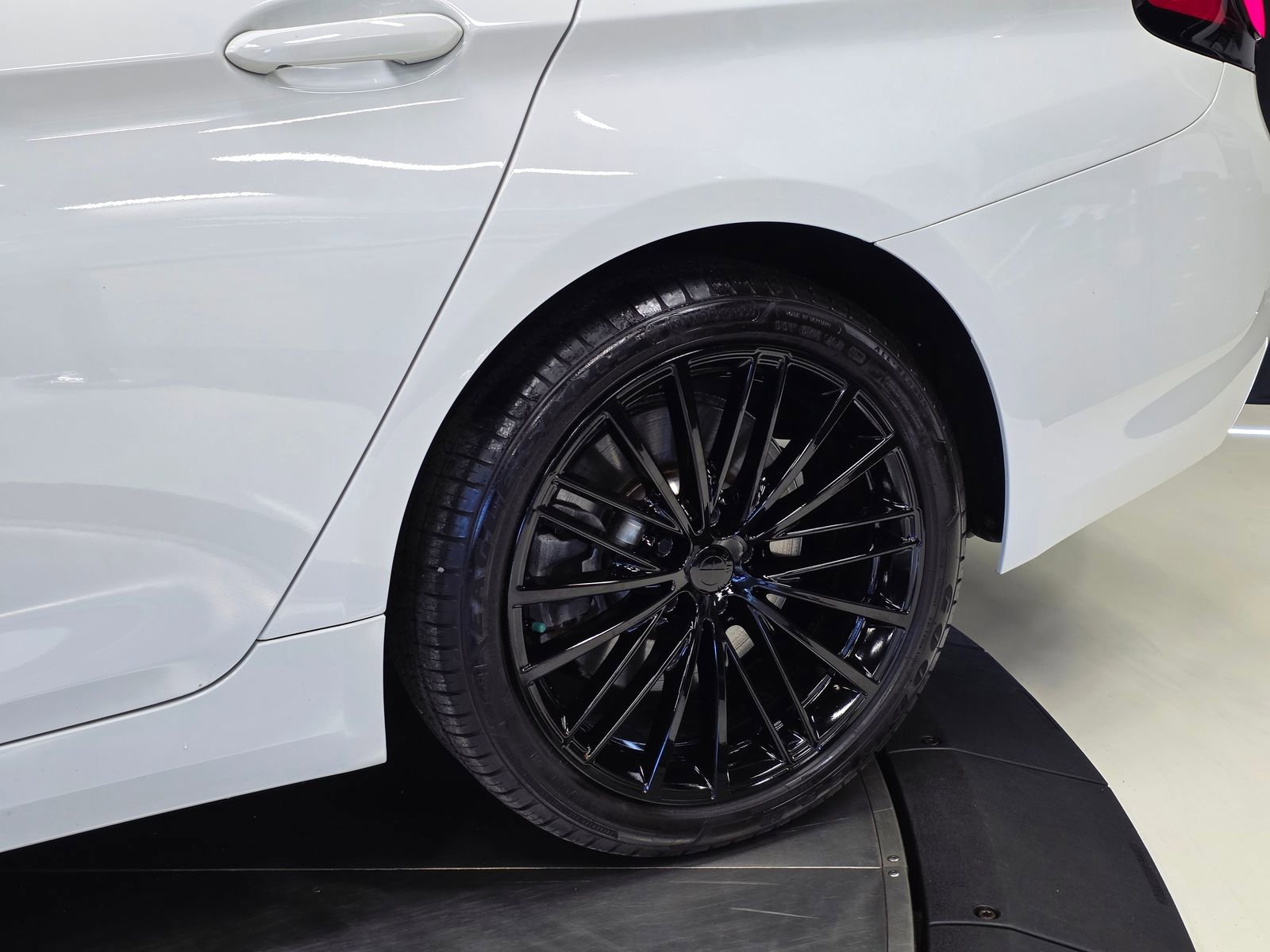 Used 2023 BMW 540i xDrive w/ Premium Package AWD/4WD image 52