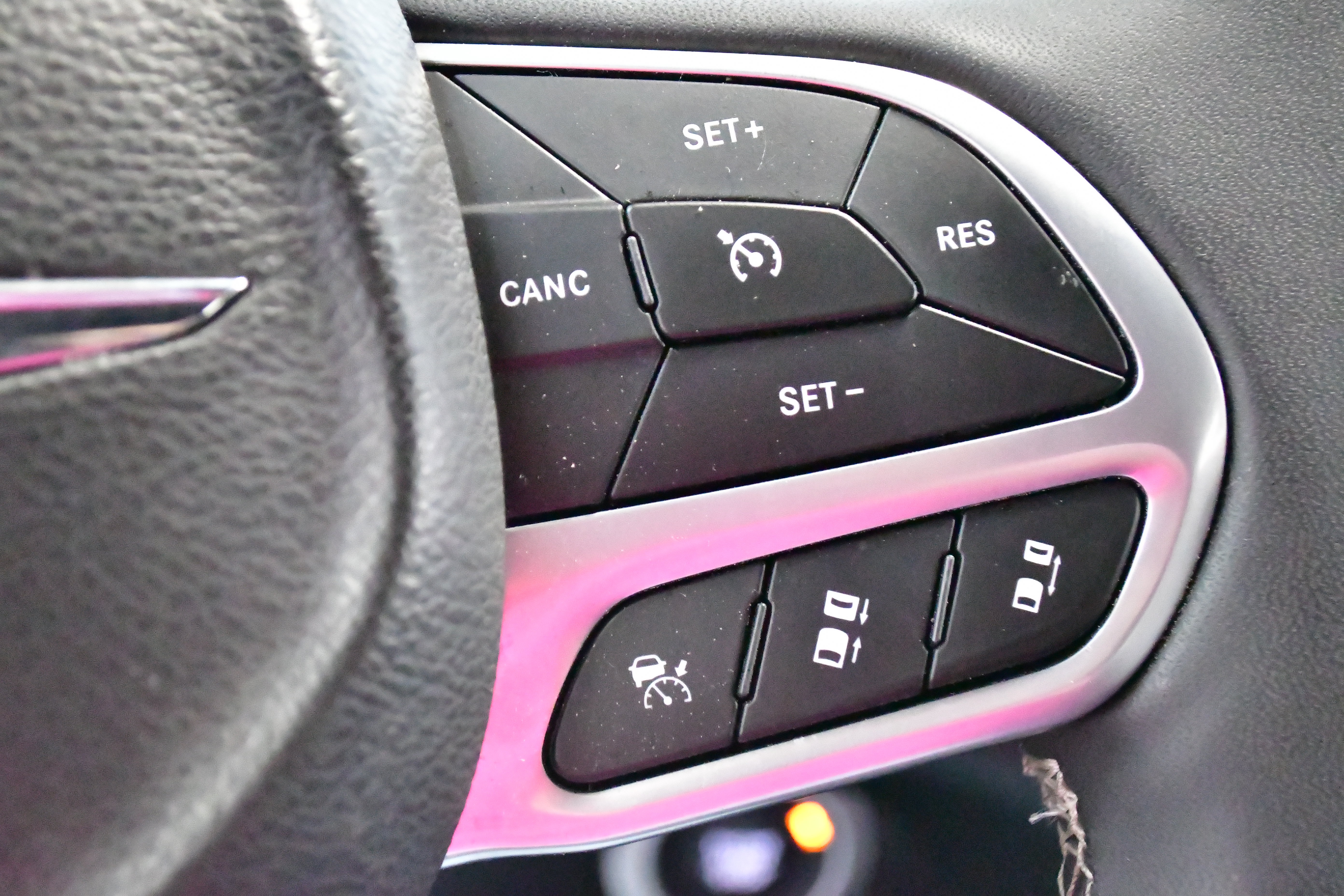 Used 2025 Chrysler Pacifica Select FWD image 23