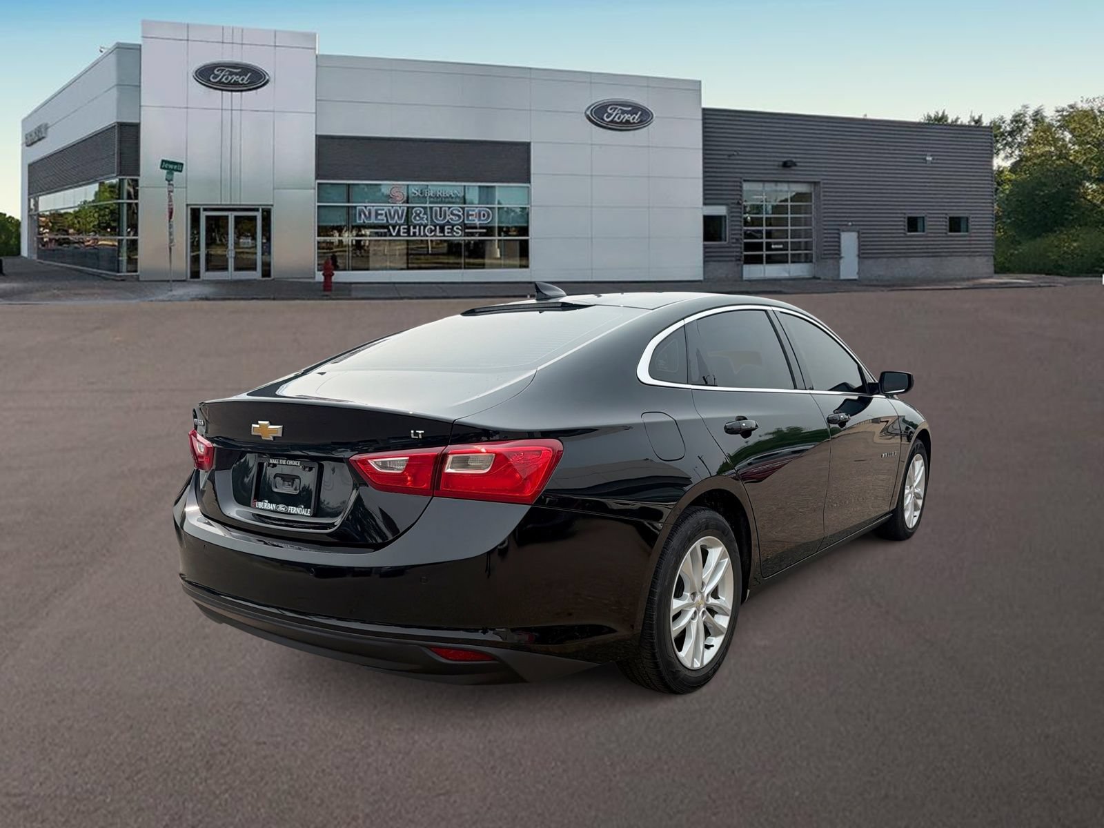 Used 2018 Chevrolet Malibu LT w/ Leather Package FWD image 9