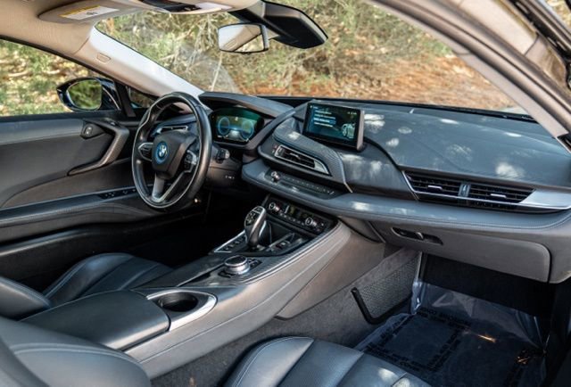 Used 2019 BMW i8 Base image 28