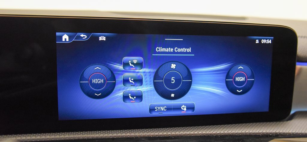 Used 2025 Mercedes-Benz CLA 250 4MATIC image 24