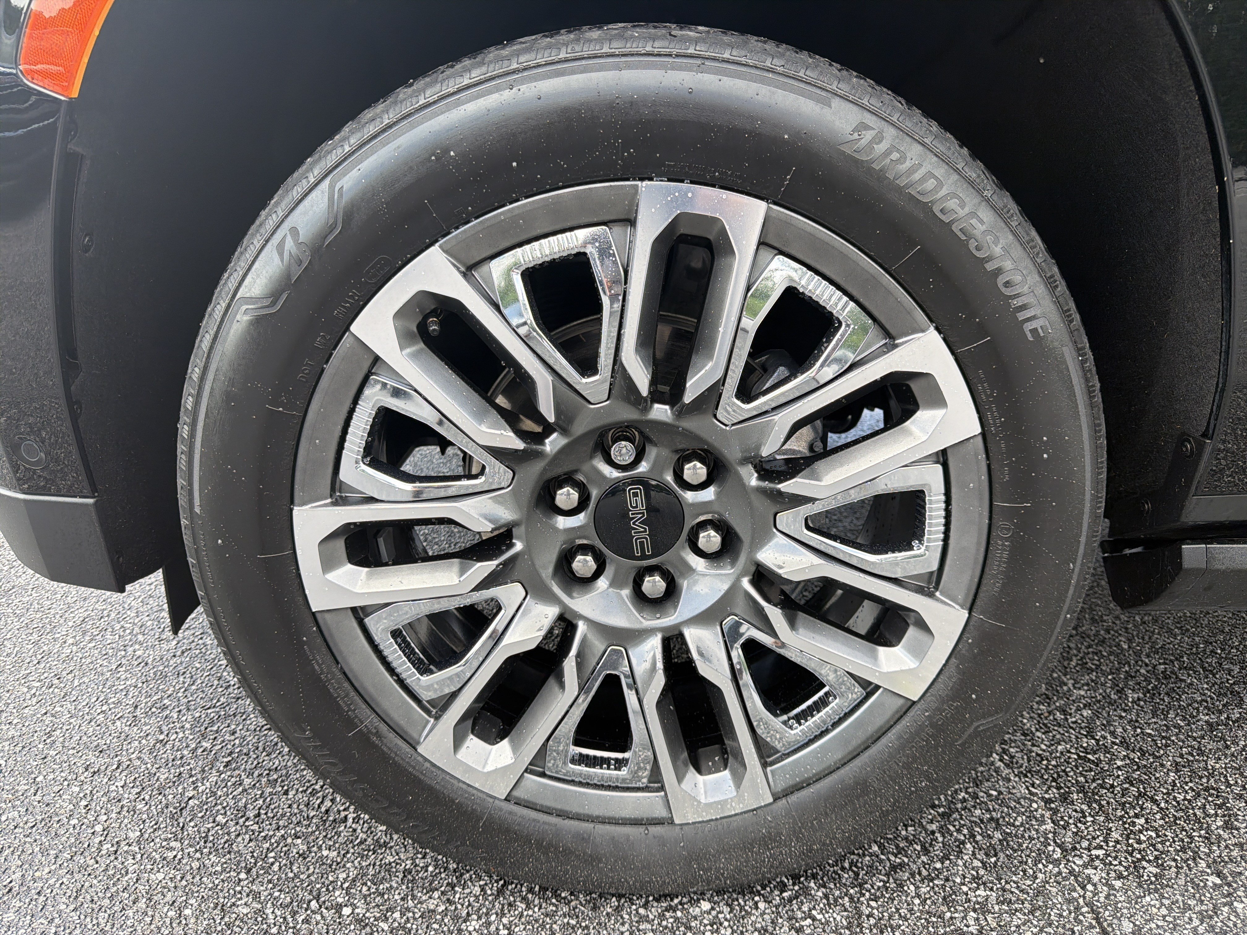 Certified 2023 GMC Yukon XL Denali Ultimate AWD/4WD image 12