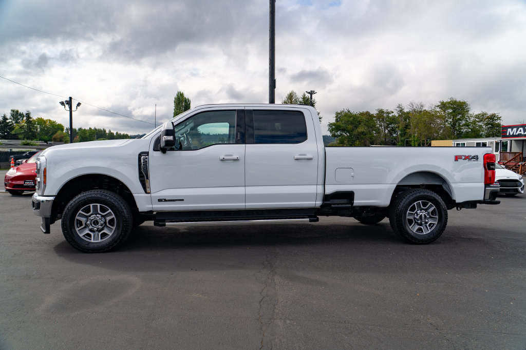 Used 2023 Ford F250 Lariat w/ FX4 Off-Road Package AWD/4WD image 12