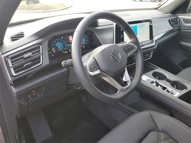 Used 2025 Volkswagen Atlas Cross Sport SE image 19