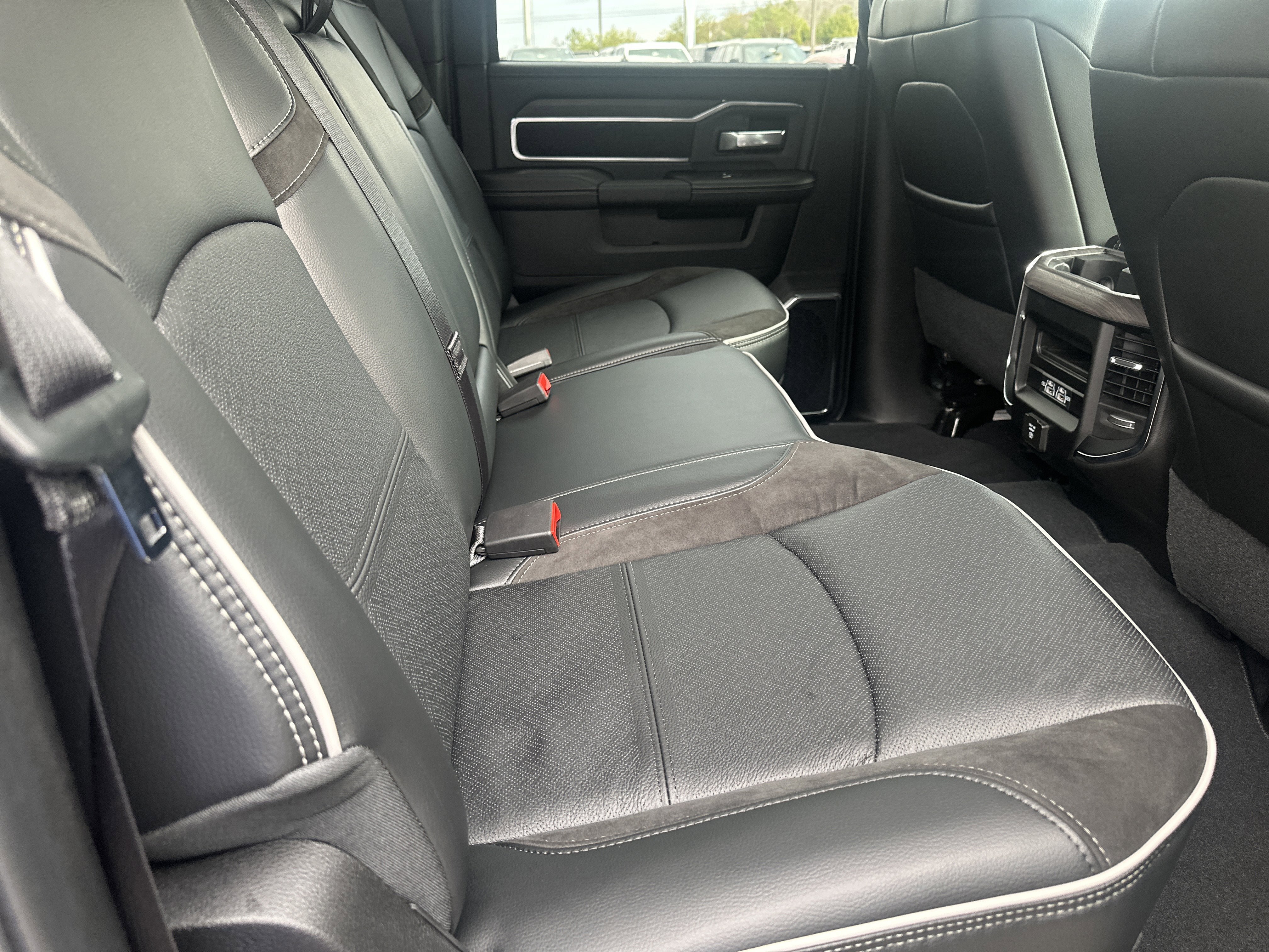 New 2026 RAM 2500 Laramie AWD/4WD image 27