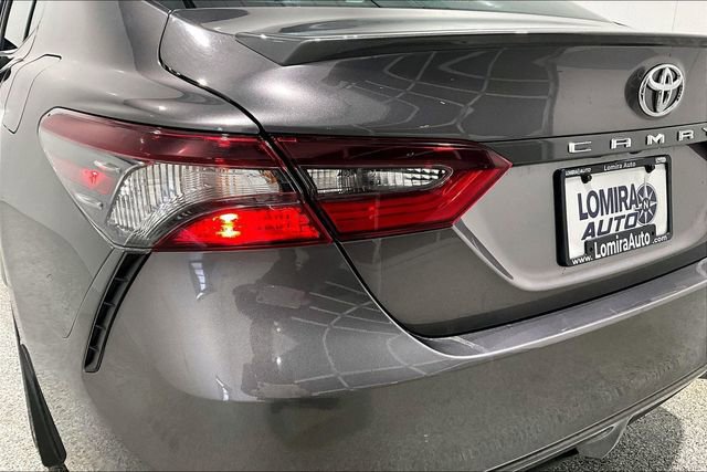 Used 2024 Toyota Camry SE image 40