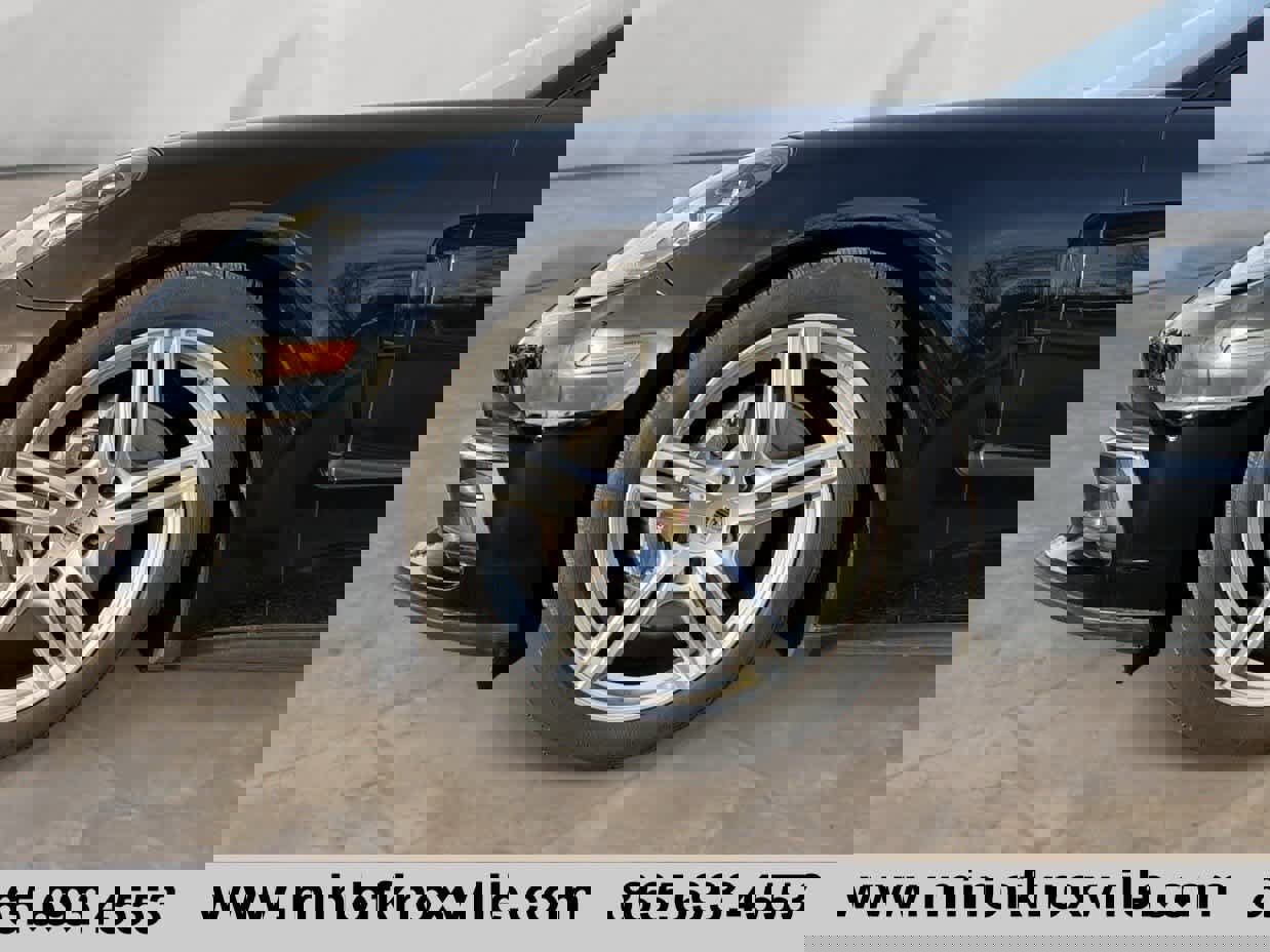 Used 2018 Porsche Panamera 4 image 9