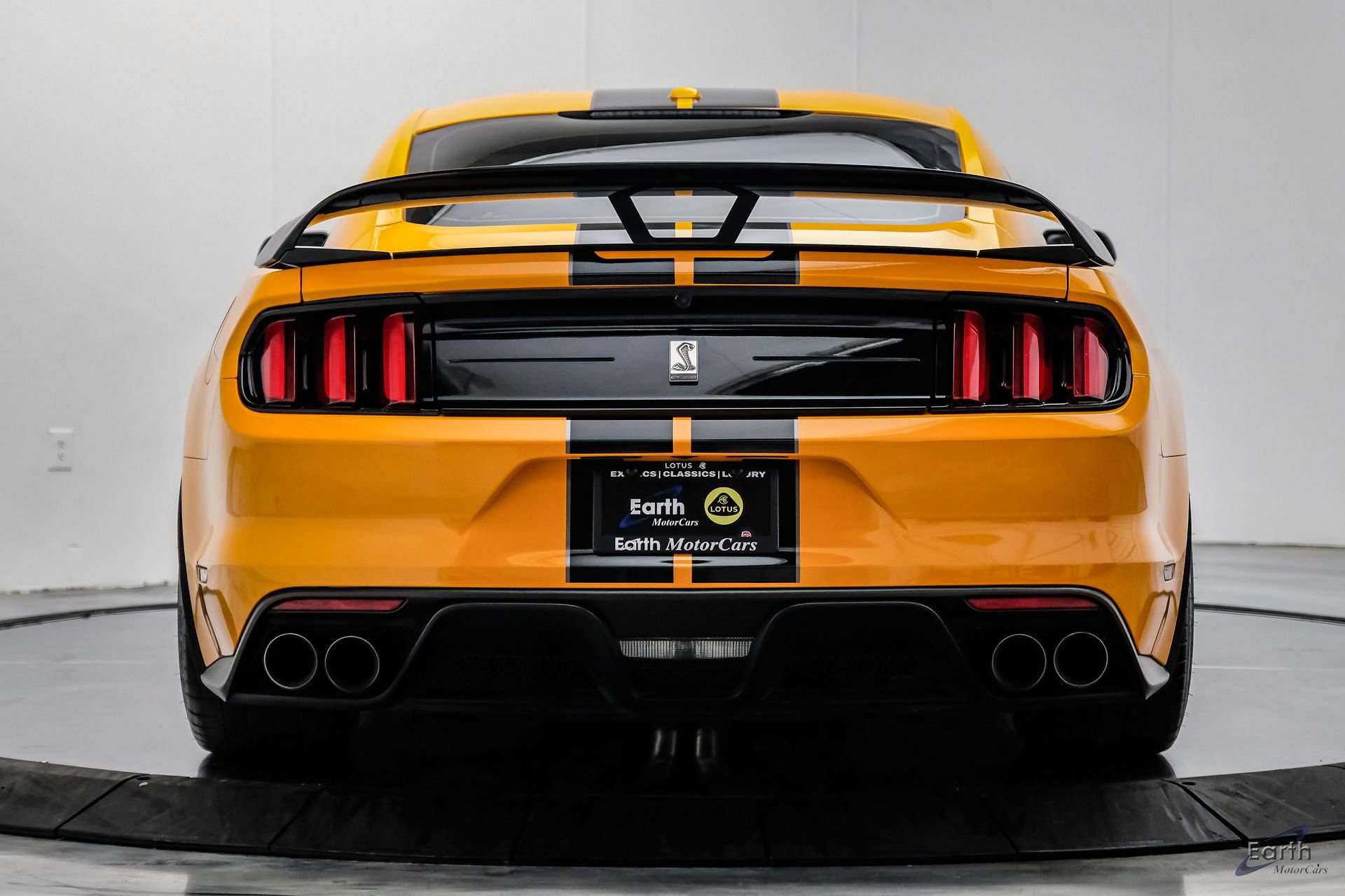 Used 2019 Ford Mustang Shelby GT350 w/ Technology Package RWD image 12