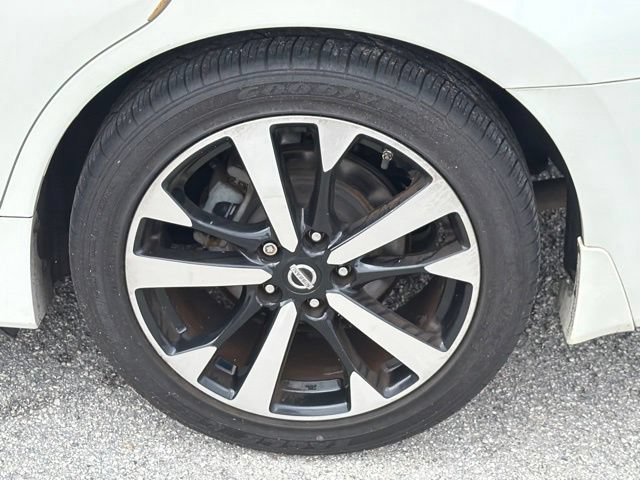 Used 2018 Nissan Altima 2.5 SR FWD image 14