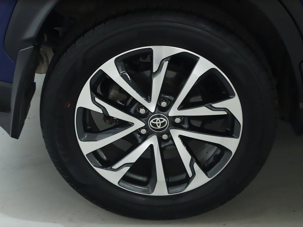 Used 2022 Toyota Corolla Cross XLE w/ Convenience Package AWD/4WD image 13