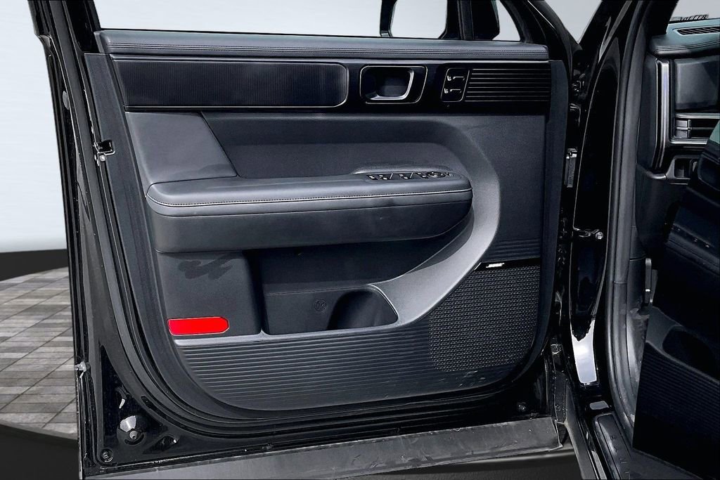 Used 2025 Hyundai Santa Fe Calligraphy AWD/4WD image 13