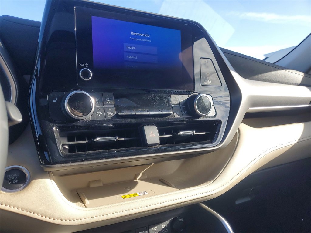 Used 2024 Toyota Highlander XLE image 27