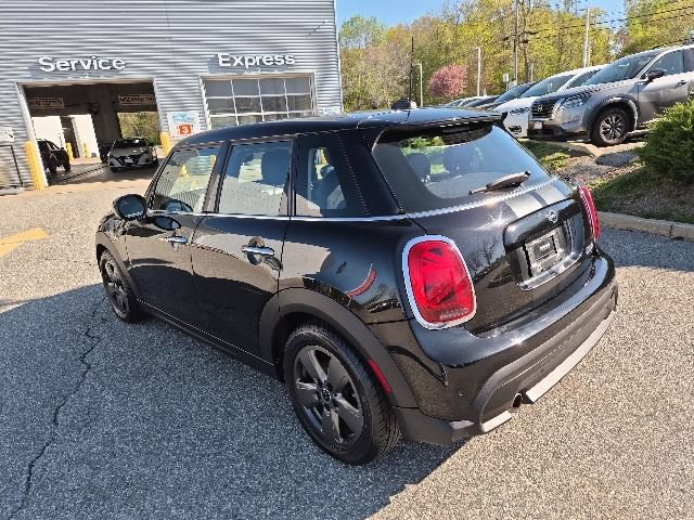 Used 2022 MINI Cooper 4-Door Hardtop w/ Premium Package FWD image 6