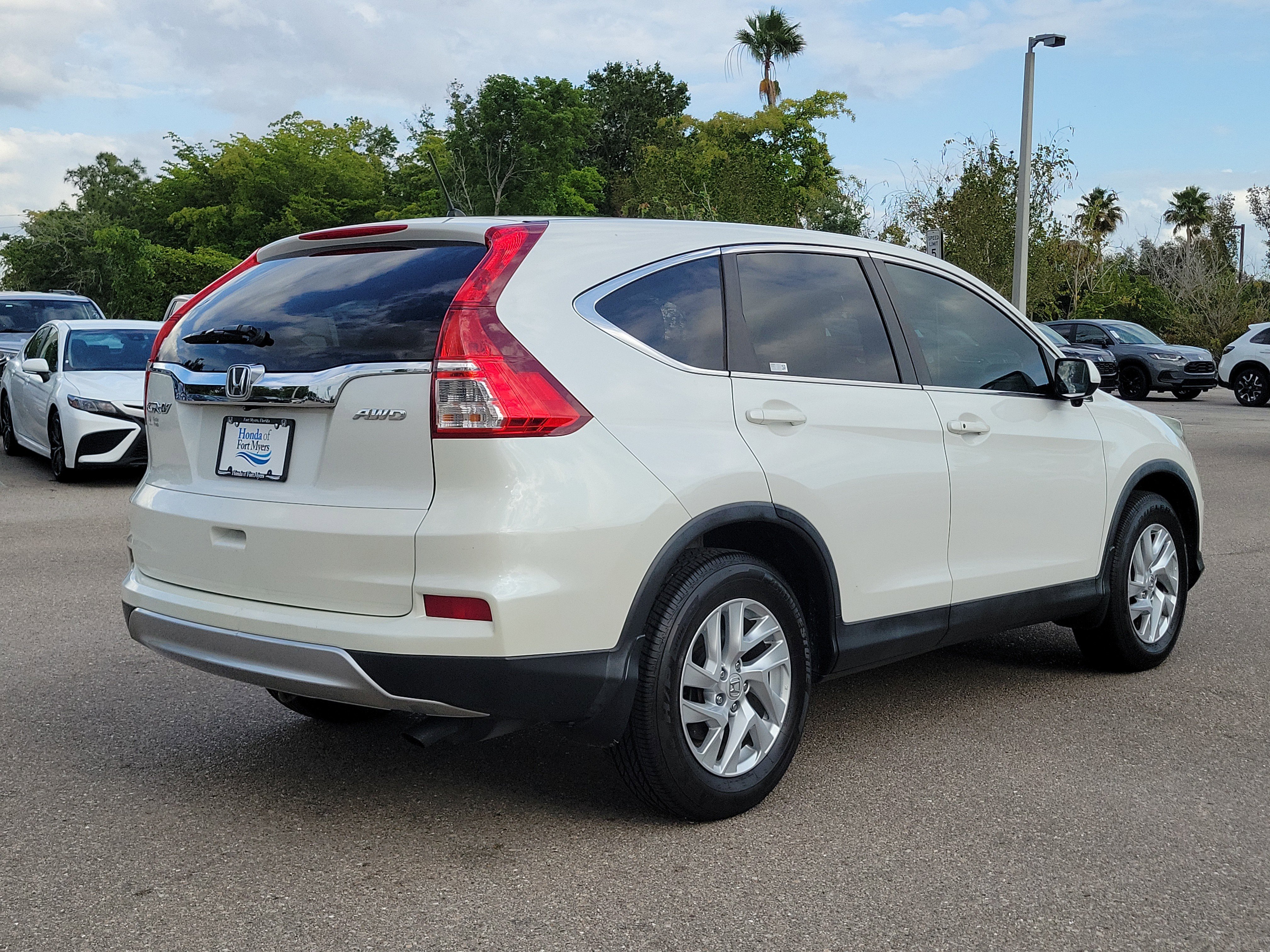 Used 2015 Honda CR-V EX image 4