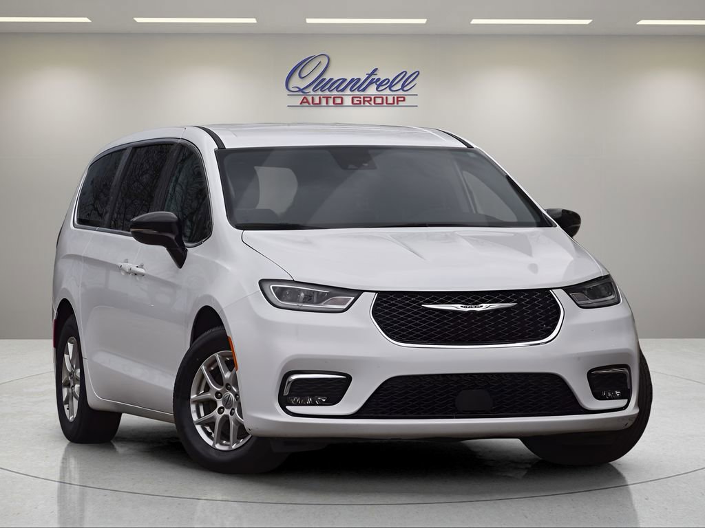 Used 2024 Chrysler Pacifica Touring-L image 1