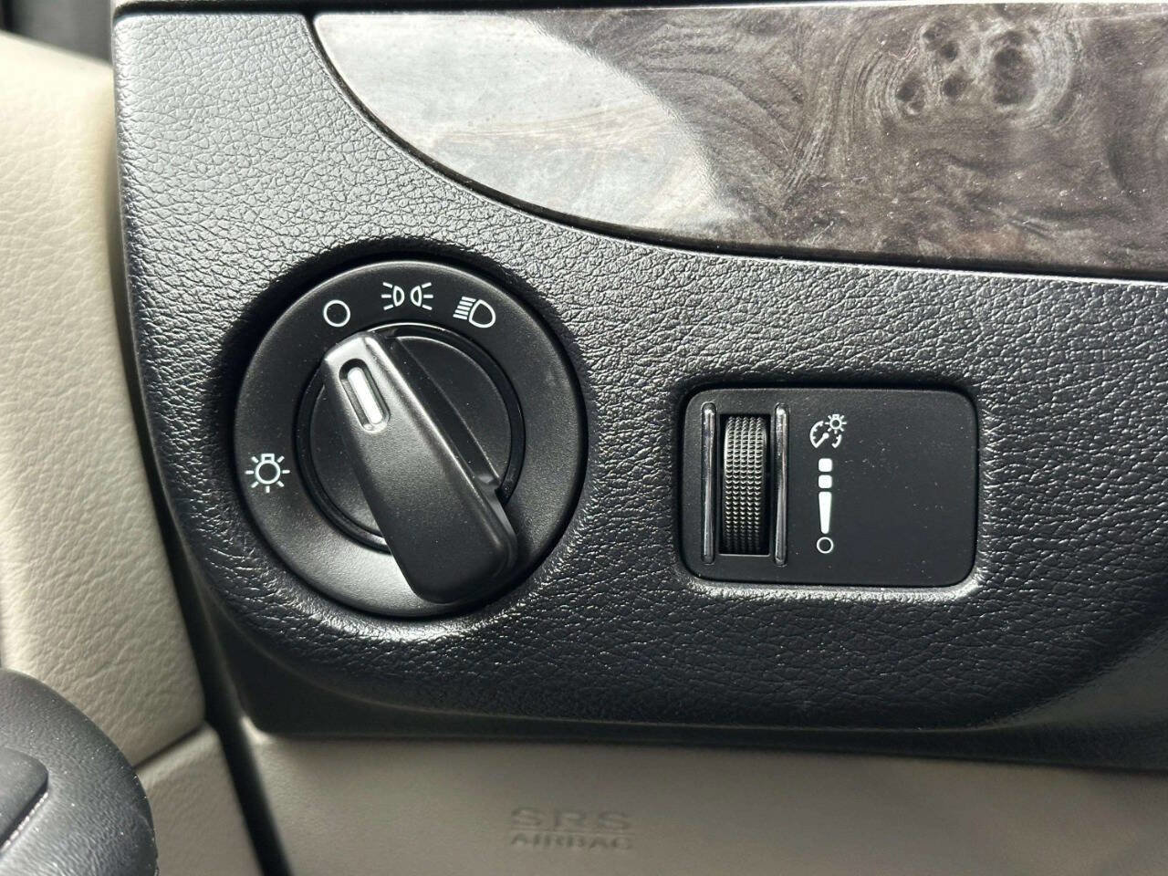 Used 2016 Dodge Grand Caravan American Value Package FWD image 28