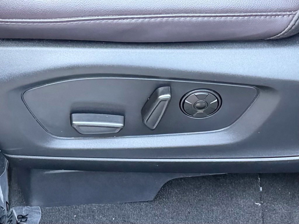 Used 2026 Ford Explorer Platinum RWD image 19