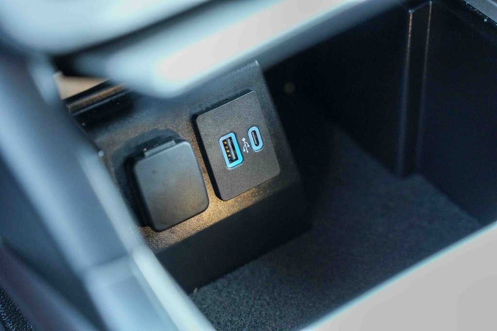 Used 2024 Ford Explorer XLT image 33