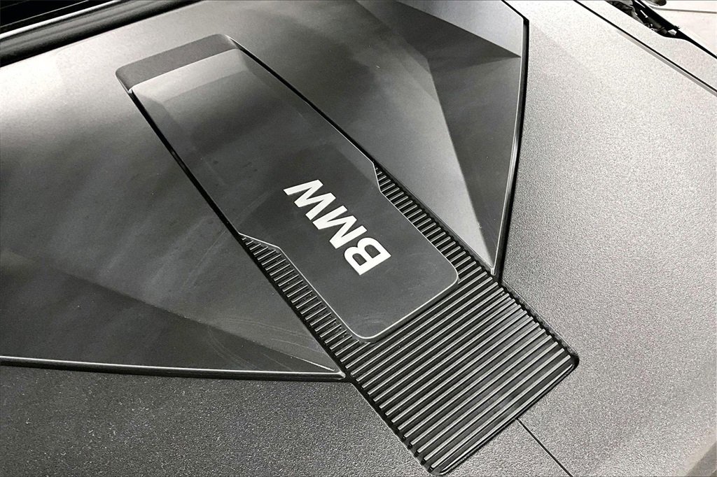 Used 2025 BMW i5 xDrive40 w/ Premium Package image 29