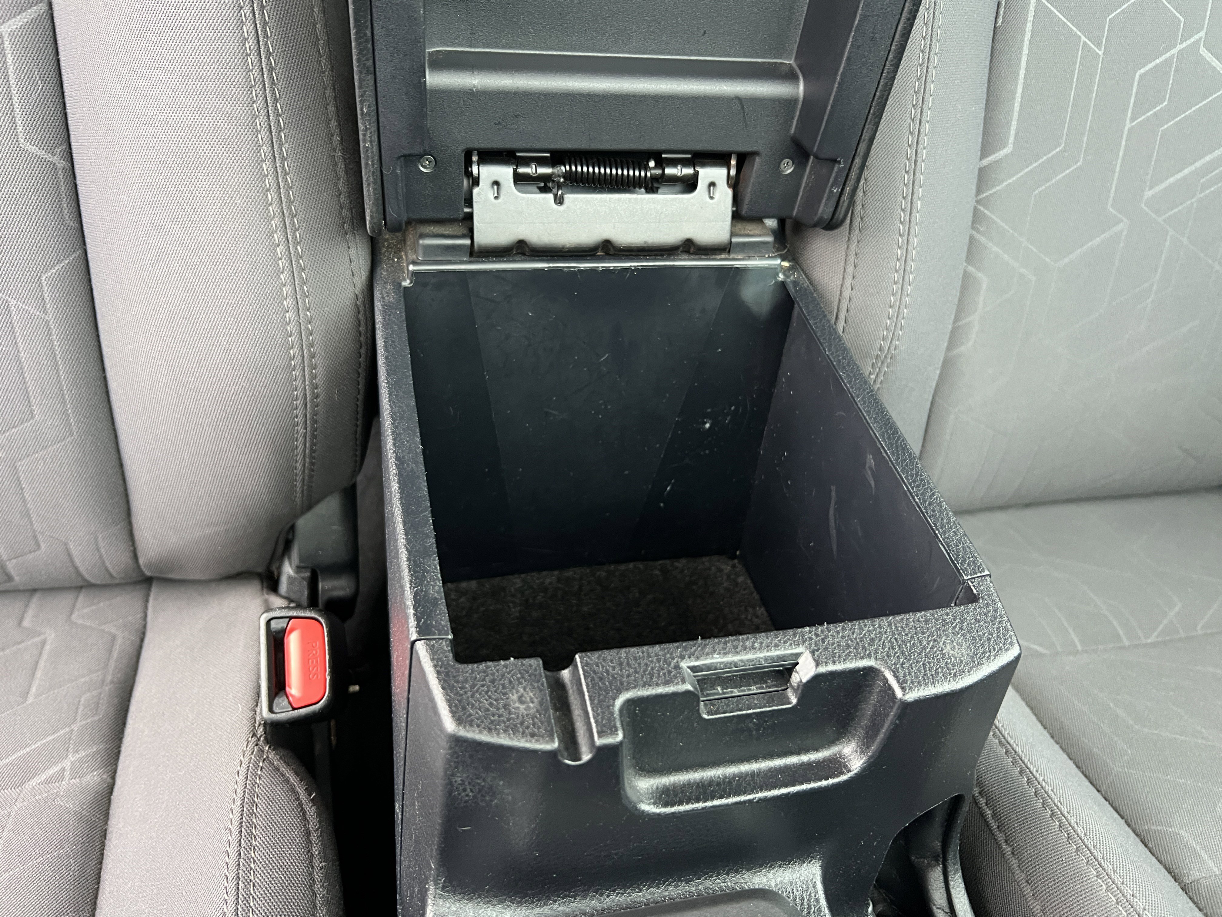 Used 2016 Toyota Tacoma TRD Sport w/ Towing Package image 25