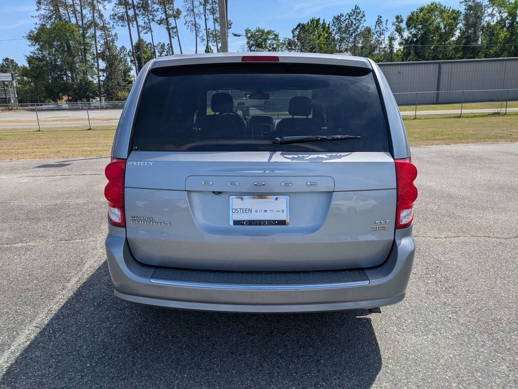Used 2019 Dodge Grand Caravan SXT image 5