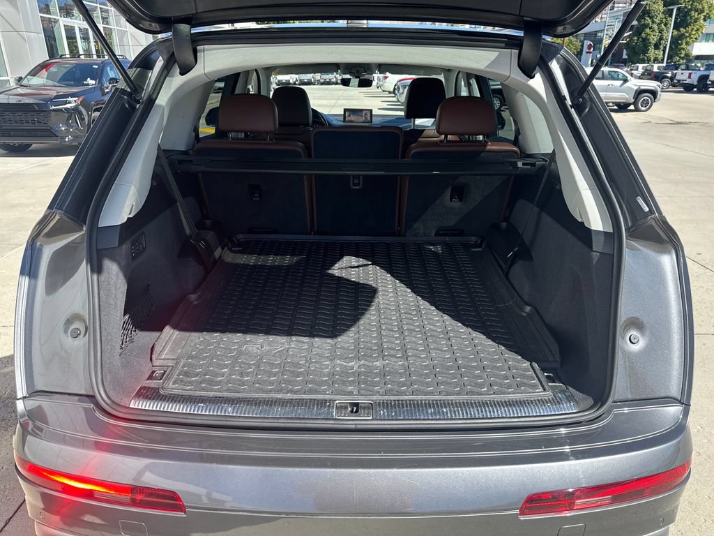 Used 2019 Audi Q7 3.0T Premium Plus w/ Premium Plus Package AWD/4WD image 23