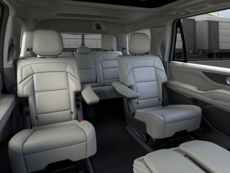 New 2025 Lincoln Navigator Reserve image 10