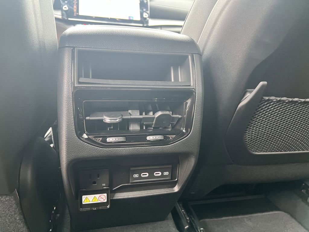 New 2026 Jeep Grand Cherokee Laredo image 17