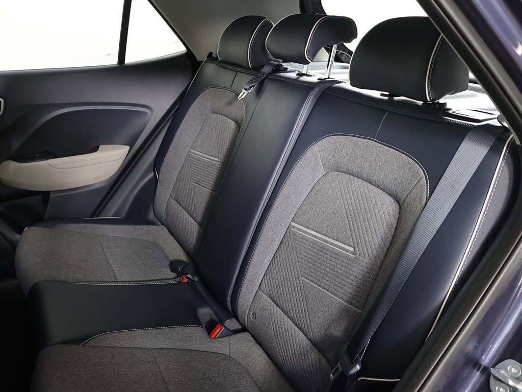 Certified 2023 Hyundai Venue Limited image 28