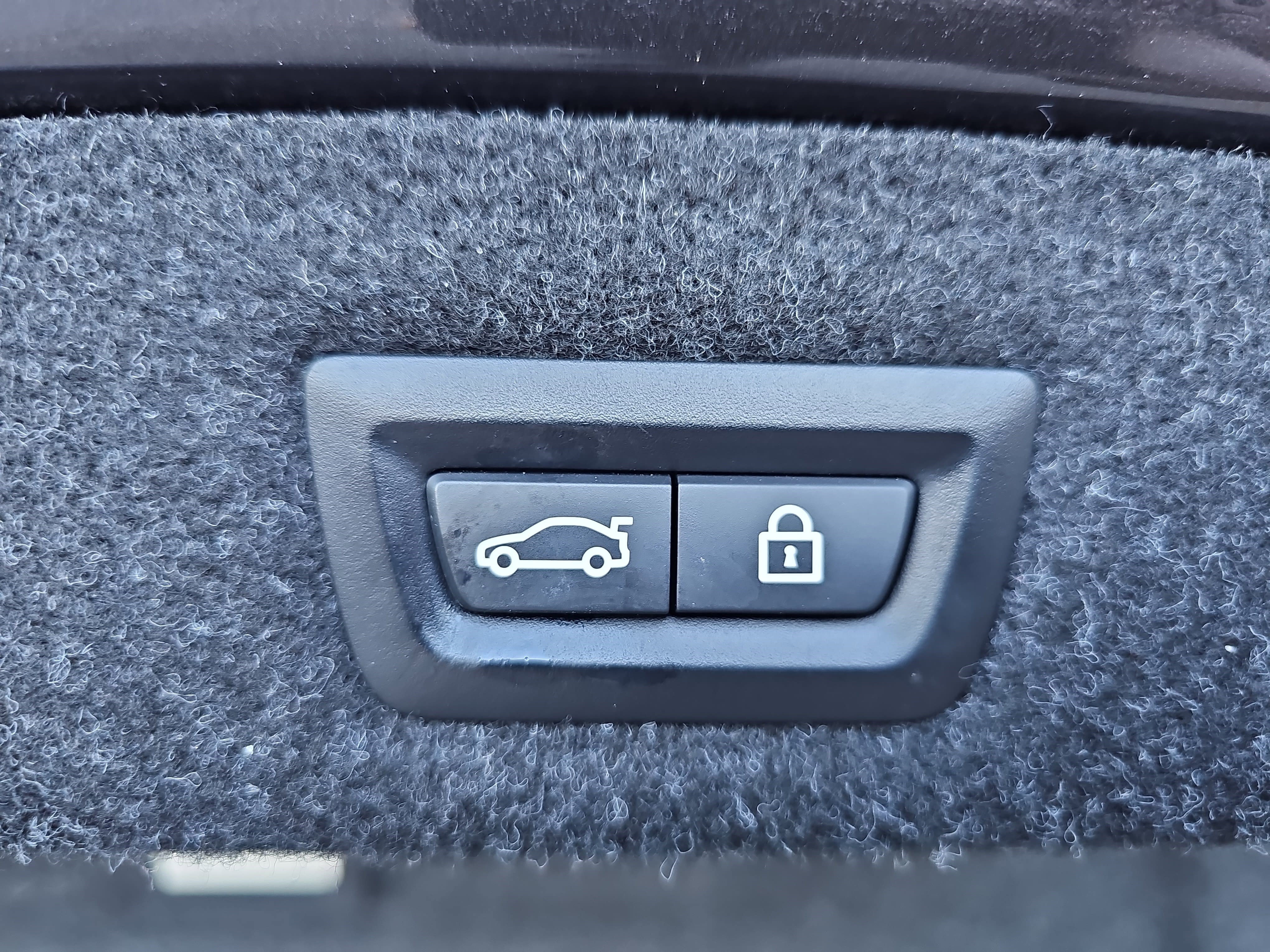 Used 2019 BMW 540i w/ Executive Package image 14