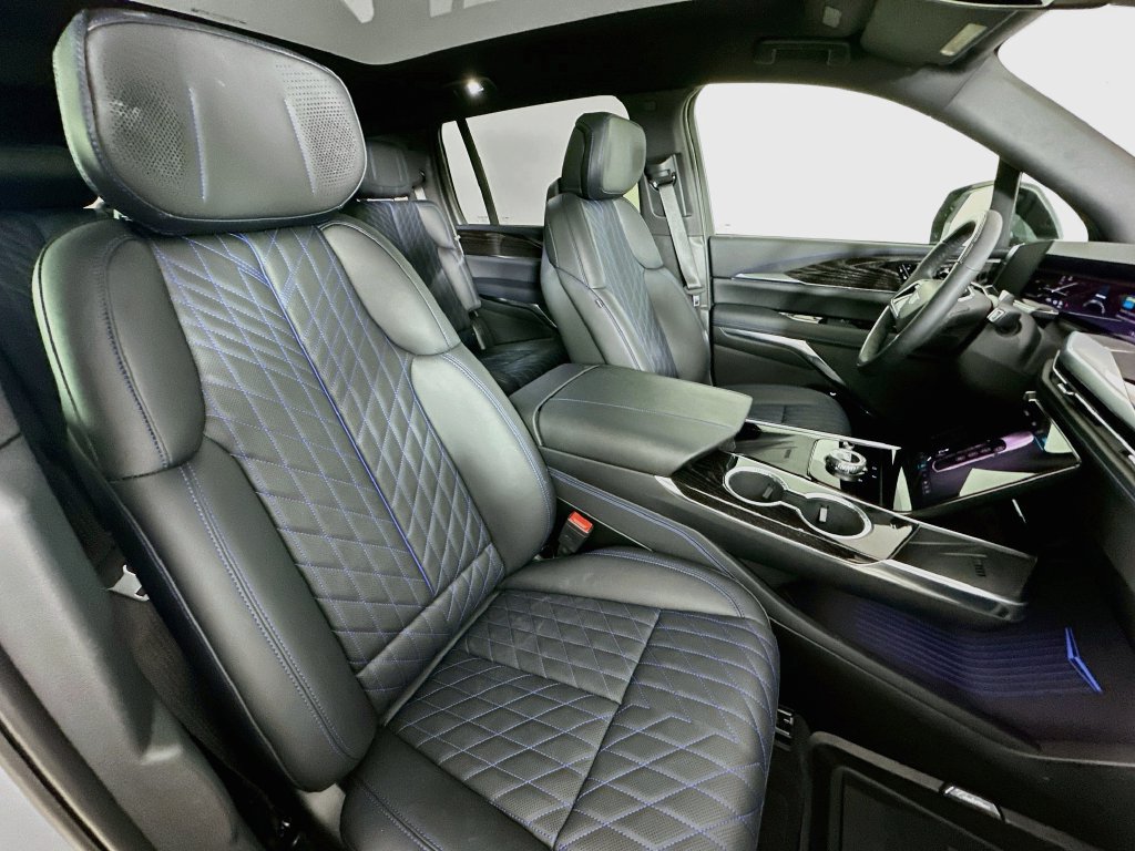 New 2026 Cadillac Escalade IQ Sport 1 w/ LPO, Floor Liner Package AWD/4WD image 35
