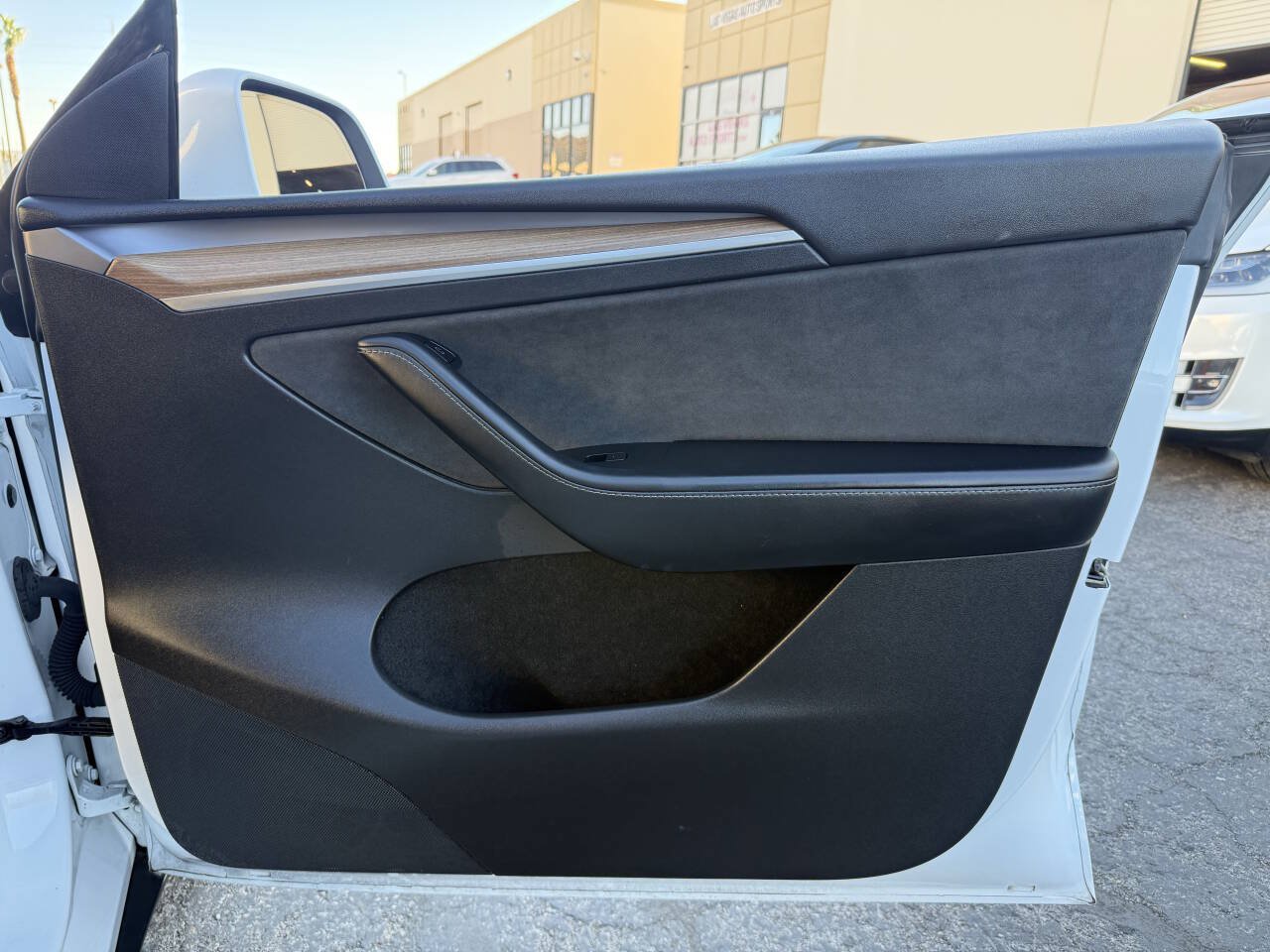Used 2022 Tesla Model Y Long Range AWD/4WD image 30