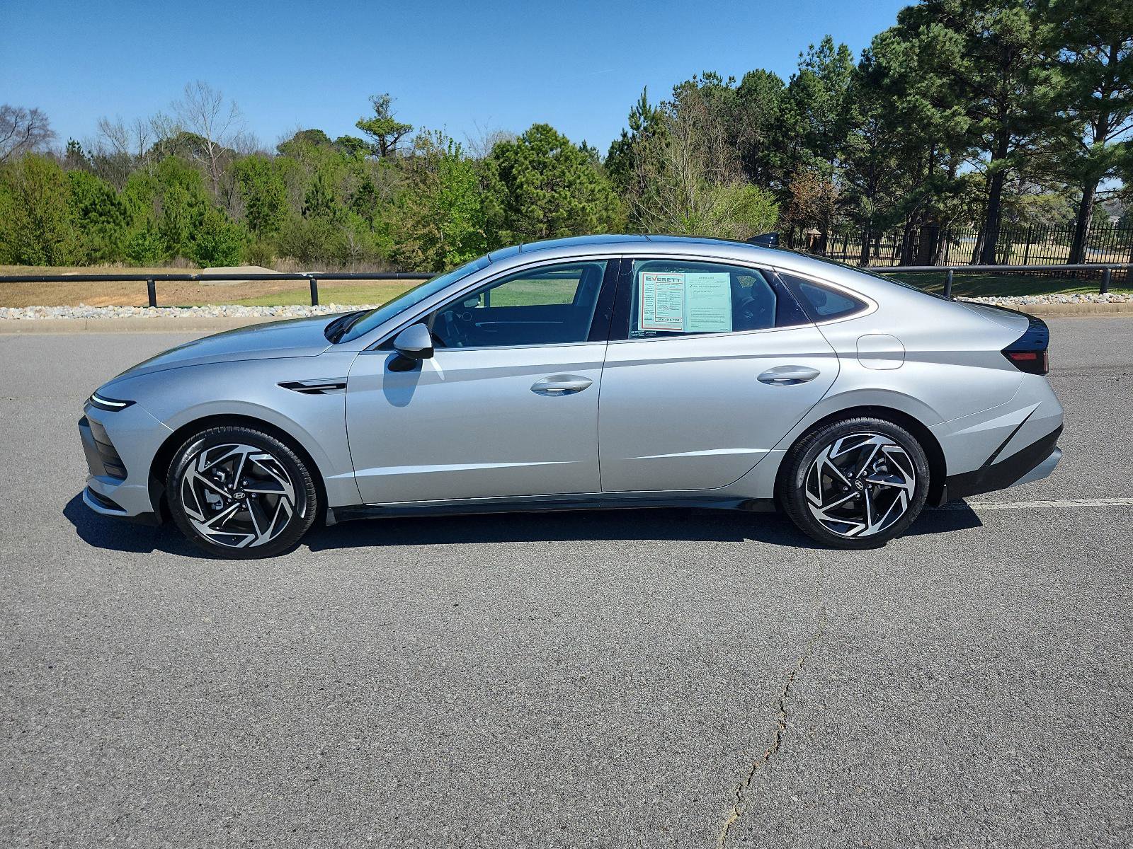 Used 2024 Hyundai Sonata SEL w/ Convenience Package image 2