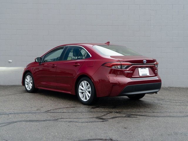 Used 2025 Toyota Corolla XLE image 3