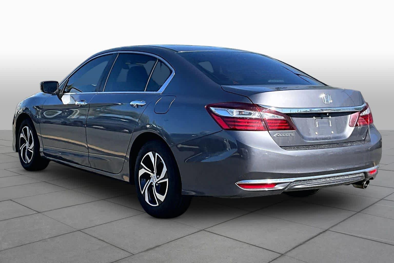 Used 2017 Honda Accord LX image 11