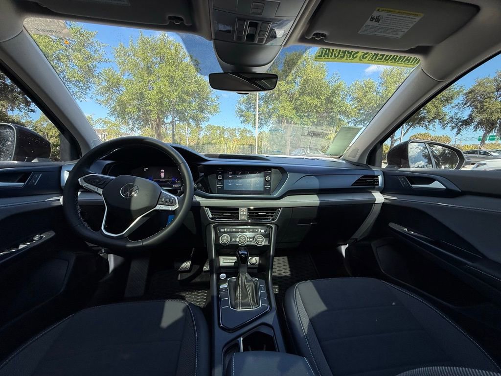 Used 2024 Volkswagen Taos SE image 18